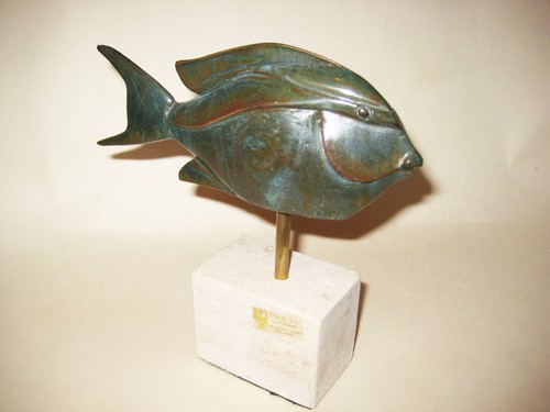 Sculpture resine teintee - resine,
